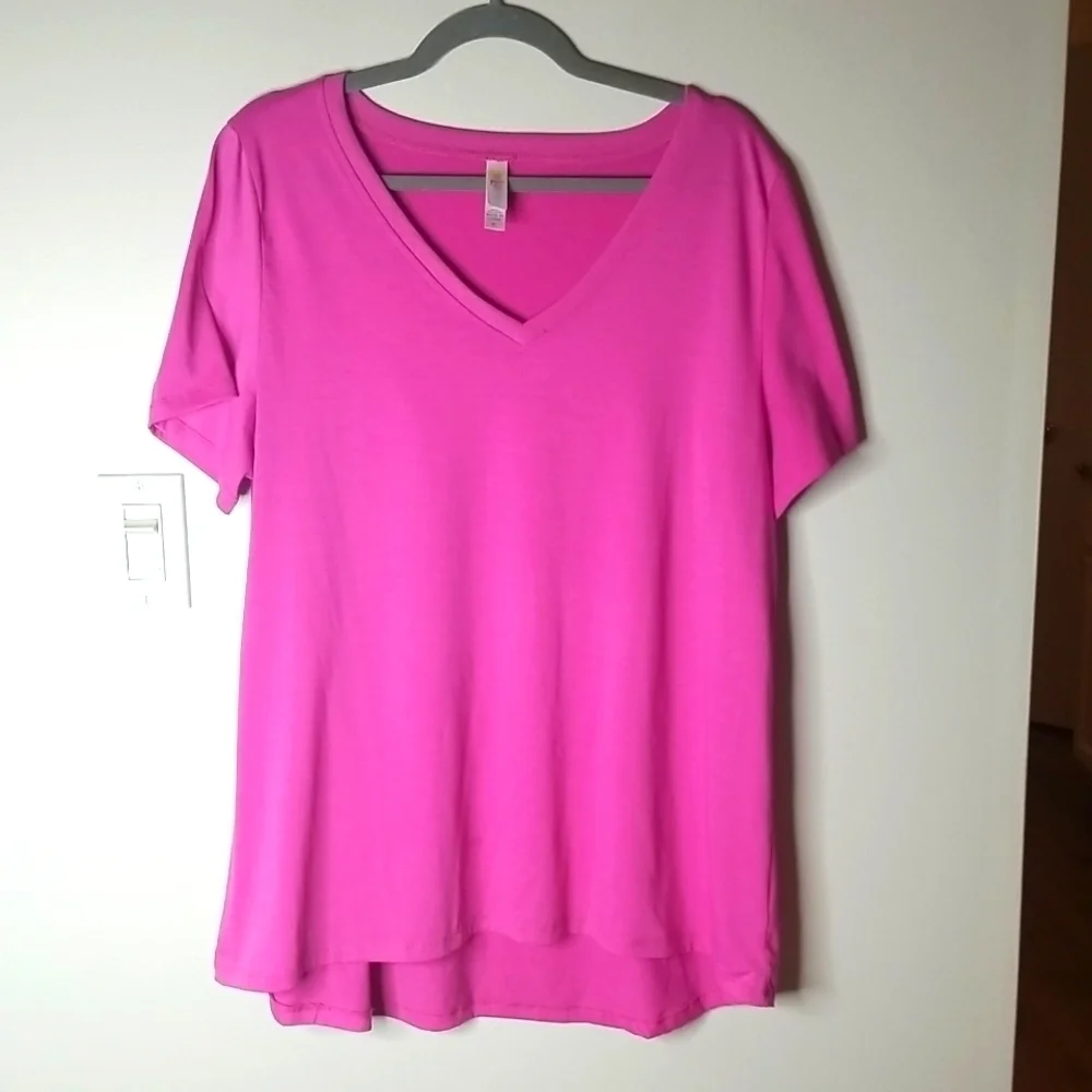 Lularoe Women's v neck shortsleeve oversized t shirt - Picture 1 of 4